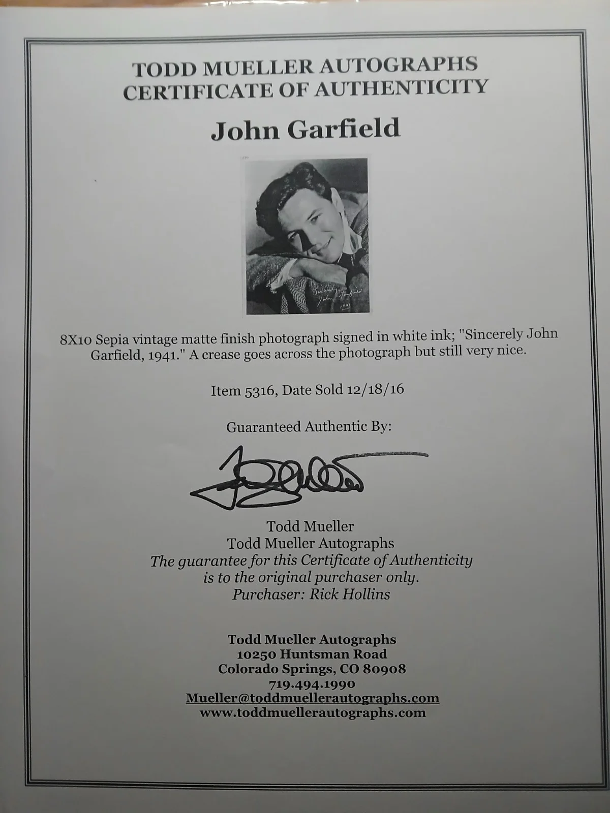 Vintage John Garfield Signed Photograph – 1941 – With COA, image 2