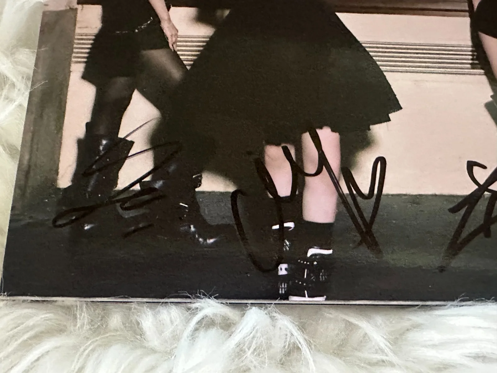 ITZY [TUNNEL VISION]- ALL MEMBERS Autograph(Signed) PROMO ALBUM, изображение 2