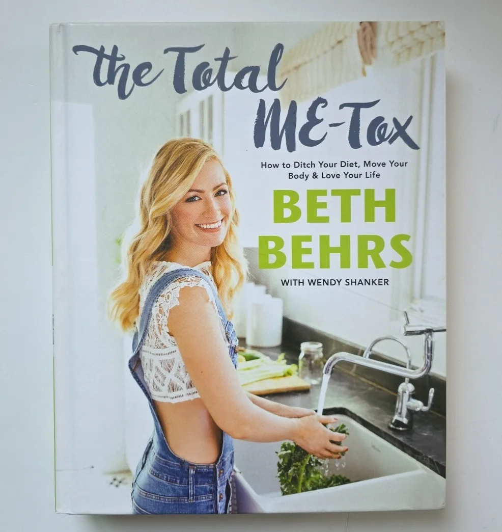 Beth Behrs — Beth Behrs Signed Copy The Total Me-Tox Autograph Two Broke Girls Neighborhood, изображение 3