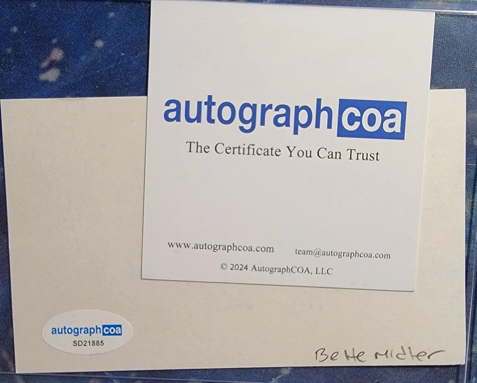 Bette Midler — Bette Midler Authentic Signed Index Card W/ ACOA Hocus Pocus Beaches, image 2