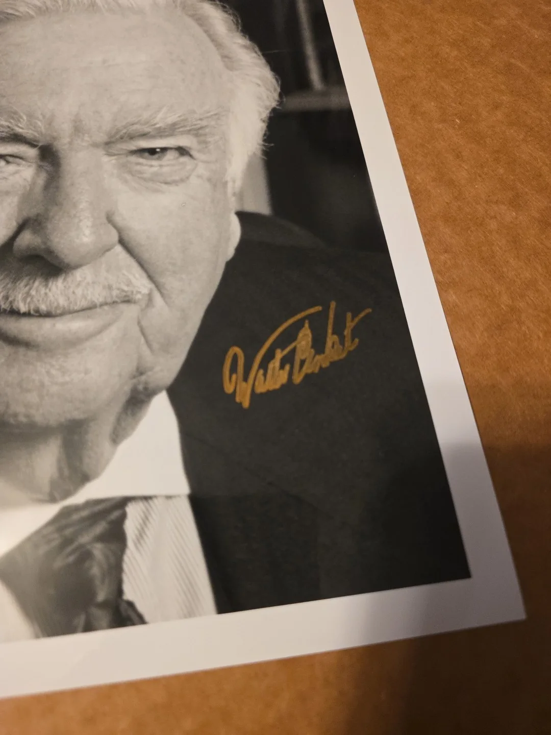 Walter Cronkite — WALTER CRONKITE: CBS NEWS ANCHOR: 8 X 10 AUTOGRAPHED PHOTO Signed, image 2