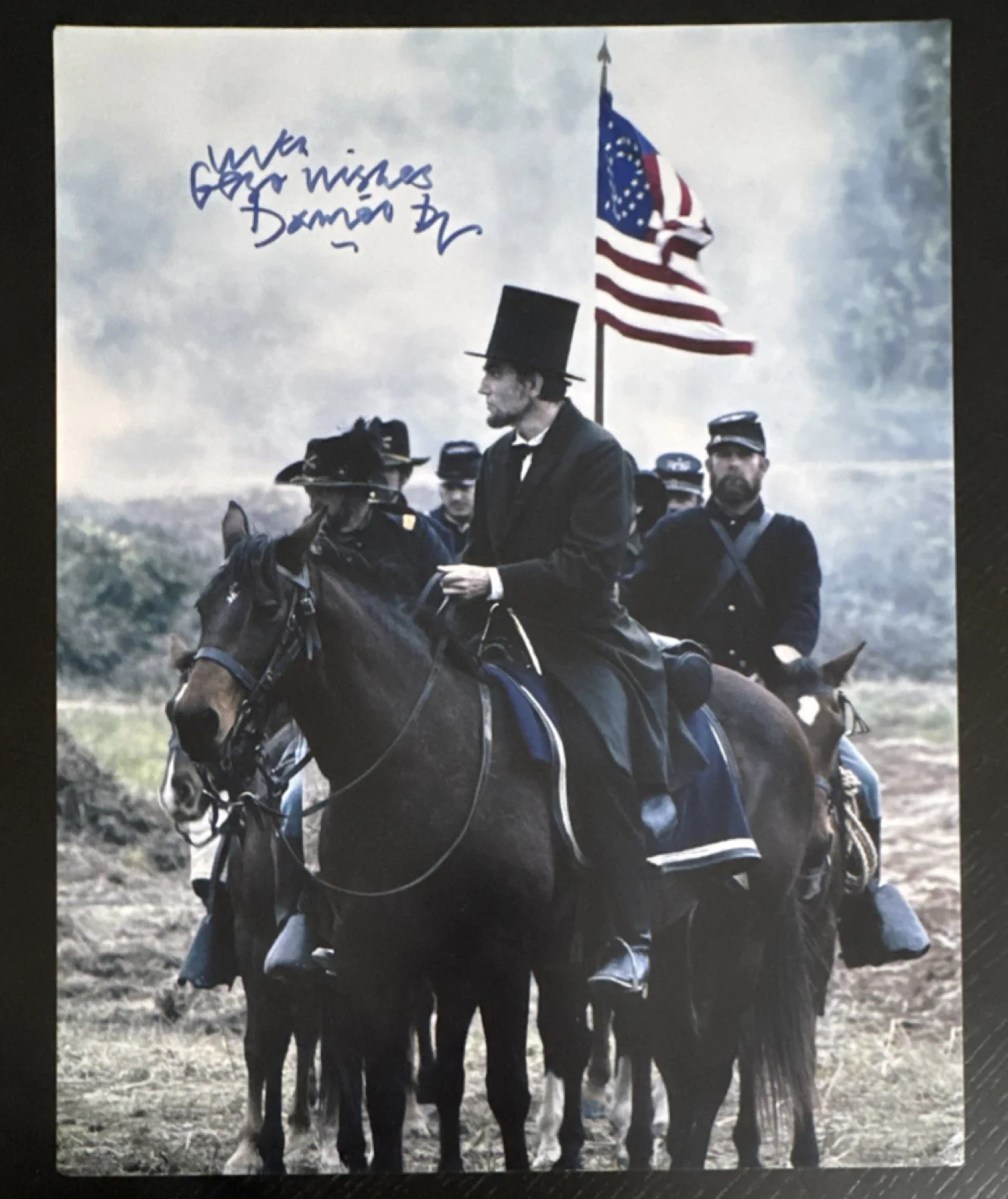 Daniel Day Lewis — Daniel Day-Lewis Autographed Lincoln 11x14 Photo – PSA/DNA Quick Opinion