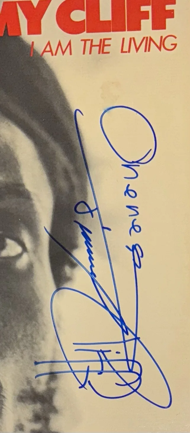 JIMMY CLIFF HAND SIGNED AUTOGRAPHED "I AM THE LIVING" VINYL ALBUM LP +JSA COA, изображение 3