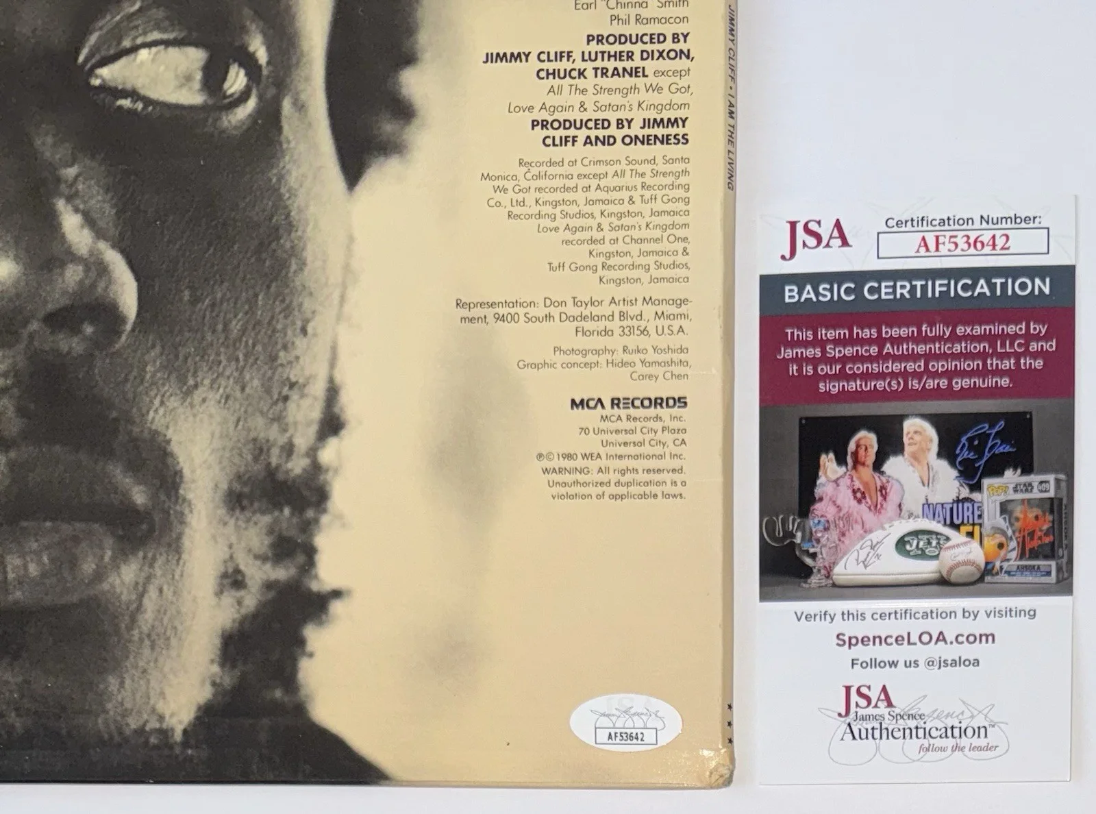 JIMMY CLIFF HAND SIGNED AUTOGRAPHED "I AM THE LIVING" VINYL ALBUM LP +JSA COA, изображение 5
