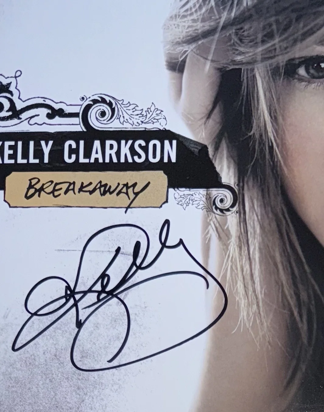 KELLY CLARKSON HAND SIGNED AUTOGRAPH "BREAKAWAY" VINYL ALBUM LP +JSA COA, image 4