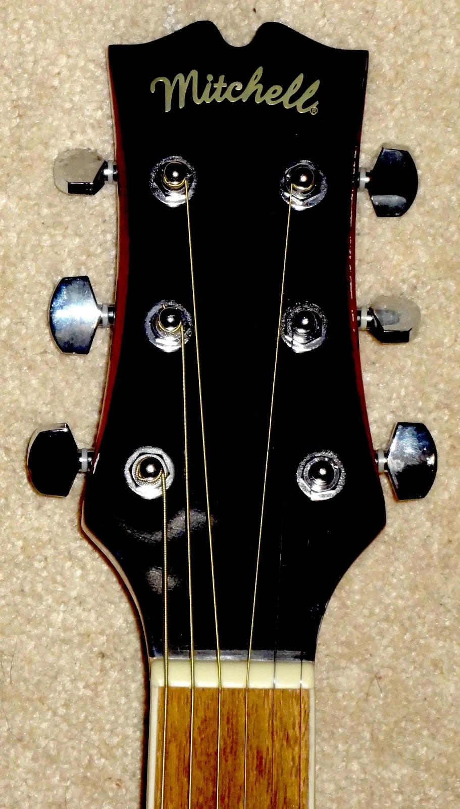 JONI MITCHELL HAND SIGNED AUTOGRAPHED GUITAR ON BODY RARE W/EXACT PROOF +JSA COA, изображение 4