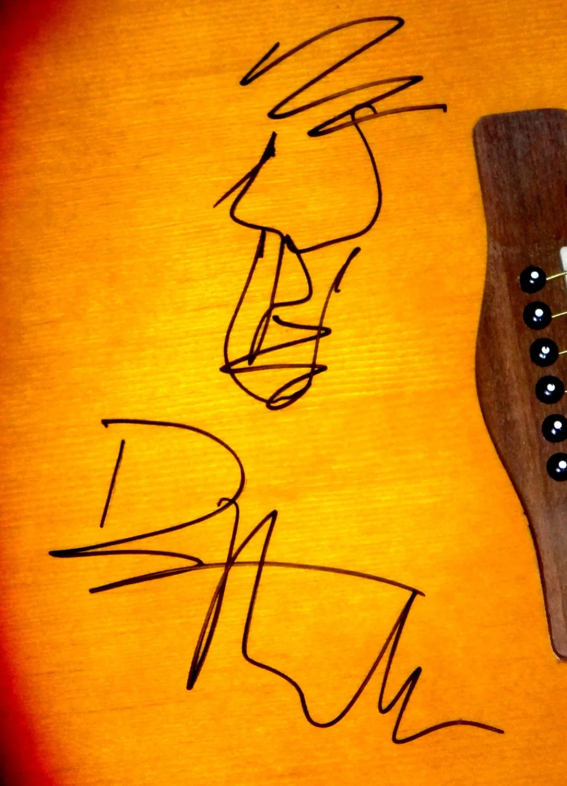 DAVE MATTHEWS DMB HAND SIGNED AUTOGRAPHED GUITAR ON BODY RARE W/DRAWING W/PROOF!, изображение 2