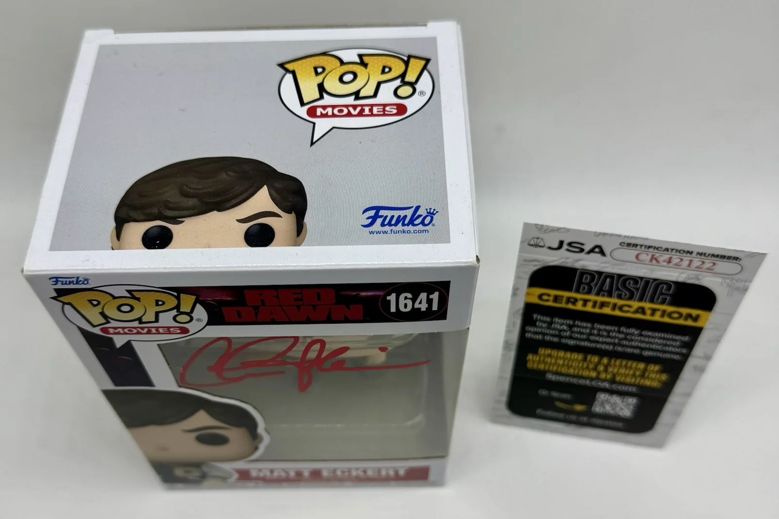 CHARLIE SHEEN — CHARLIE SHEEN SIGNED AUTOGRAPH "MATT" RED DAWN FUNKO POP + JSA COA, изображение 2