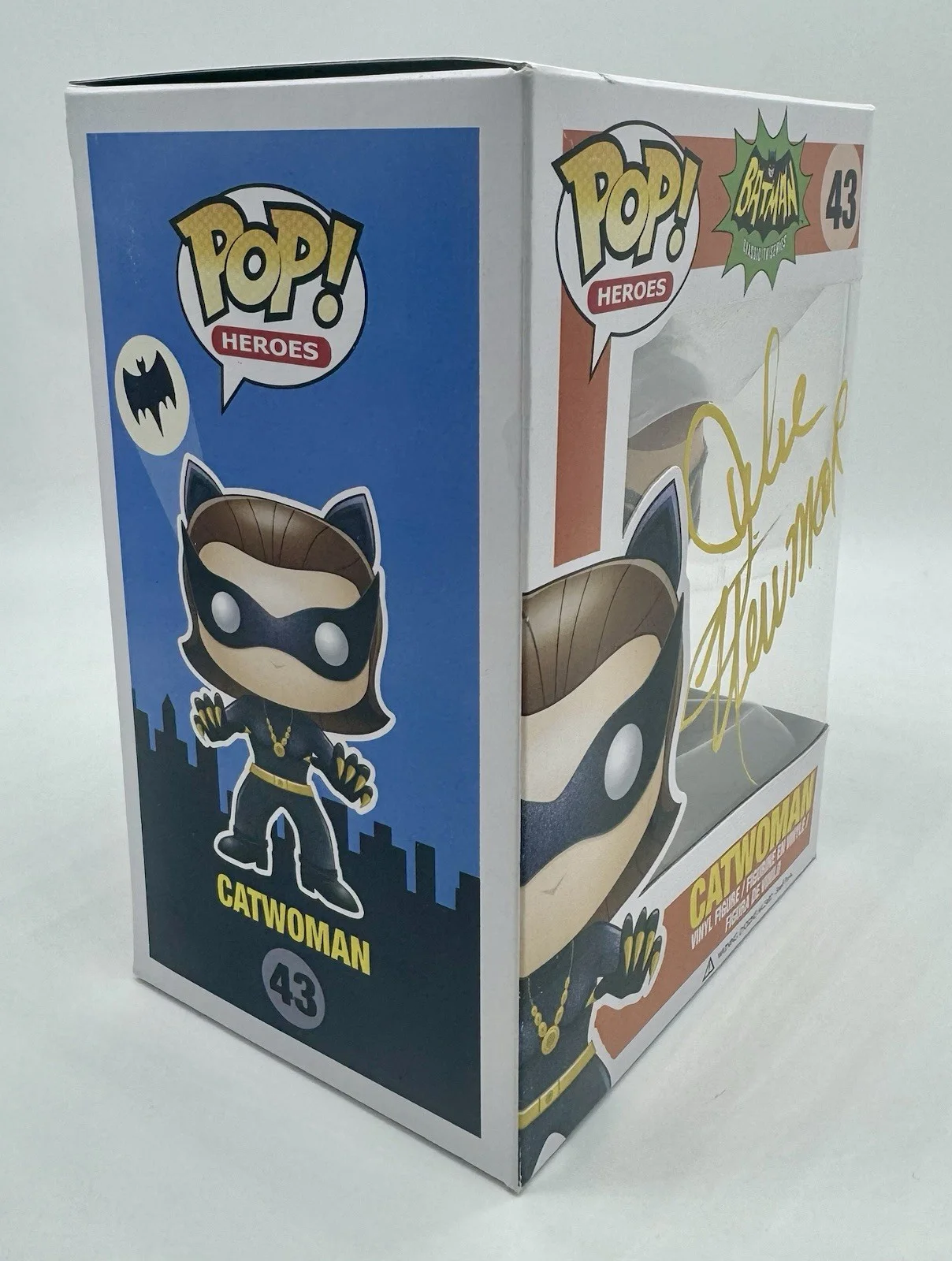 JULIE NEWMAR — JULIE NEWMAR HAND SIGNED AUTOGRAPH CATWOMAN BATMAN FUNKO POP + PROOF, image 4