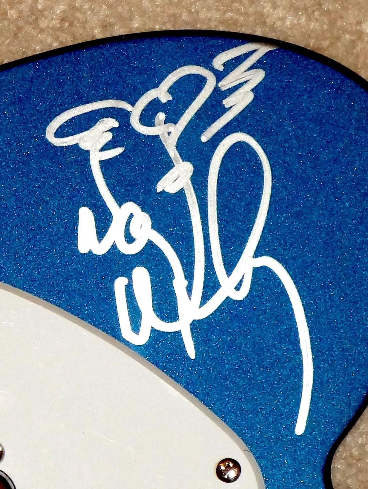 HEART ANN NANCY WILSON HAND SIGNED AUTOGRAPHED FENDER GUITAR RARE W/EXACT PROOF!, image 3