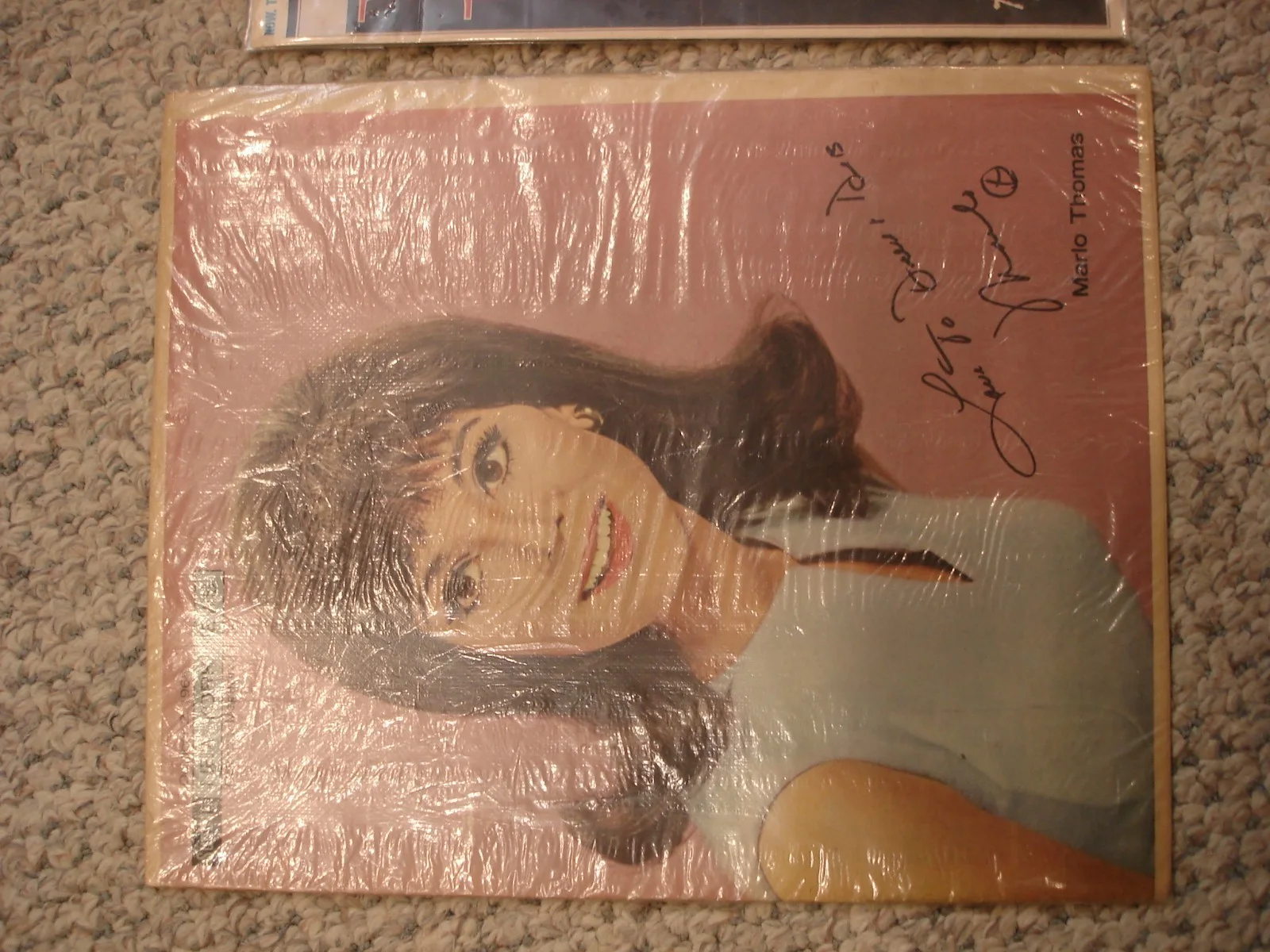 Lot 2 Marlo Thomas Signed Mags That Girl Sunday New York News Oct. 2 1966 1991, изображение 2