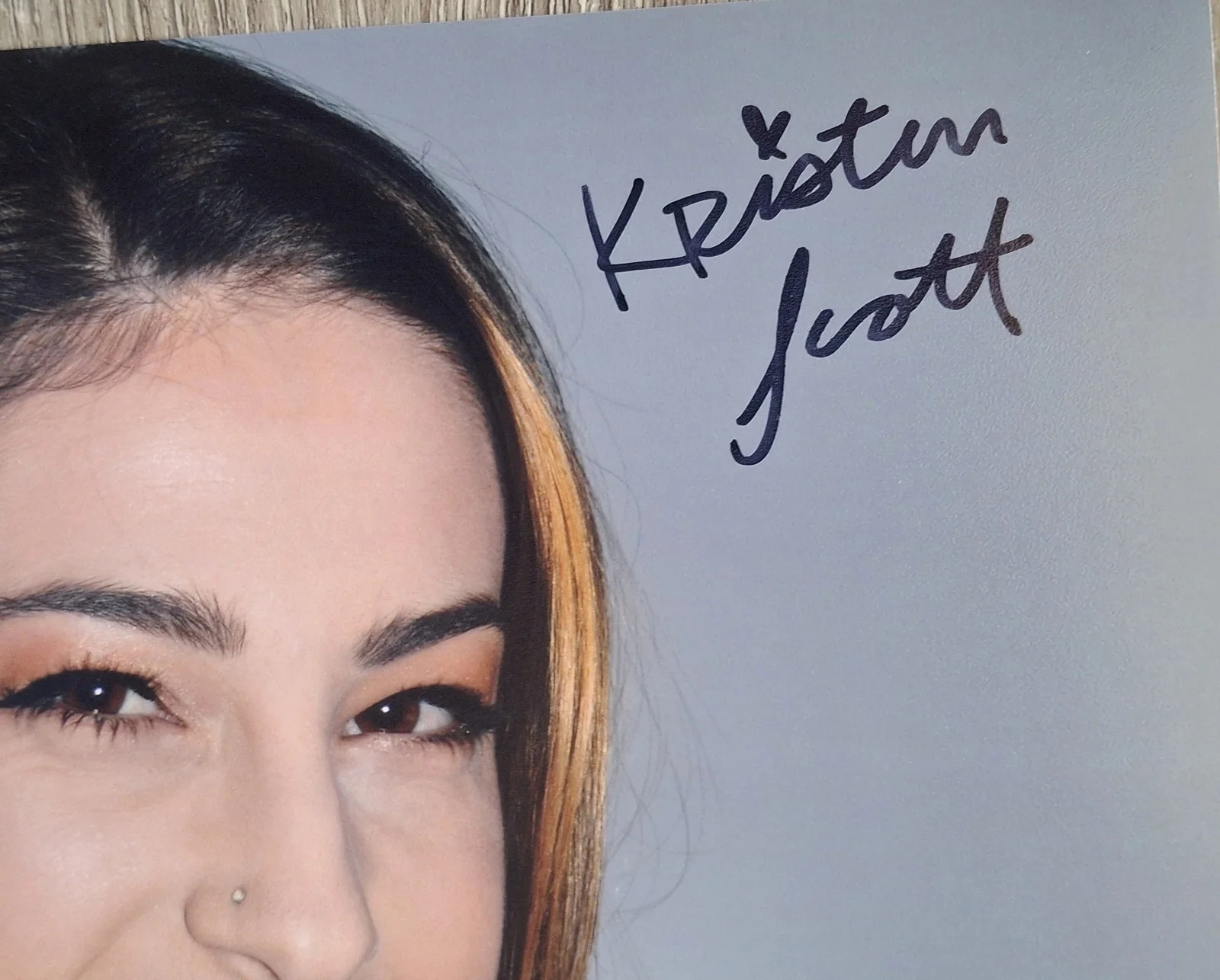 Kristen Scott Signed 8x12" Original PHOTO #6 - Girl Next Door, изображение 2