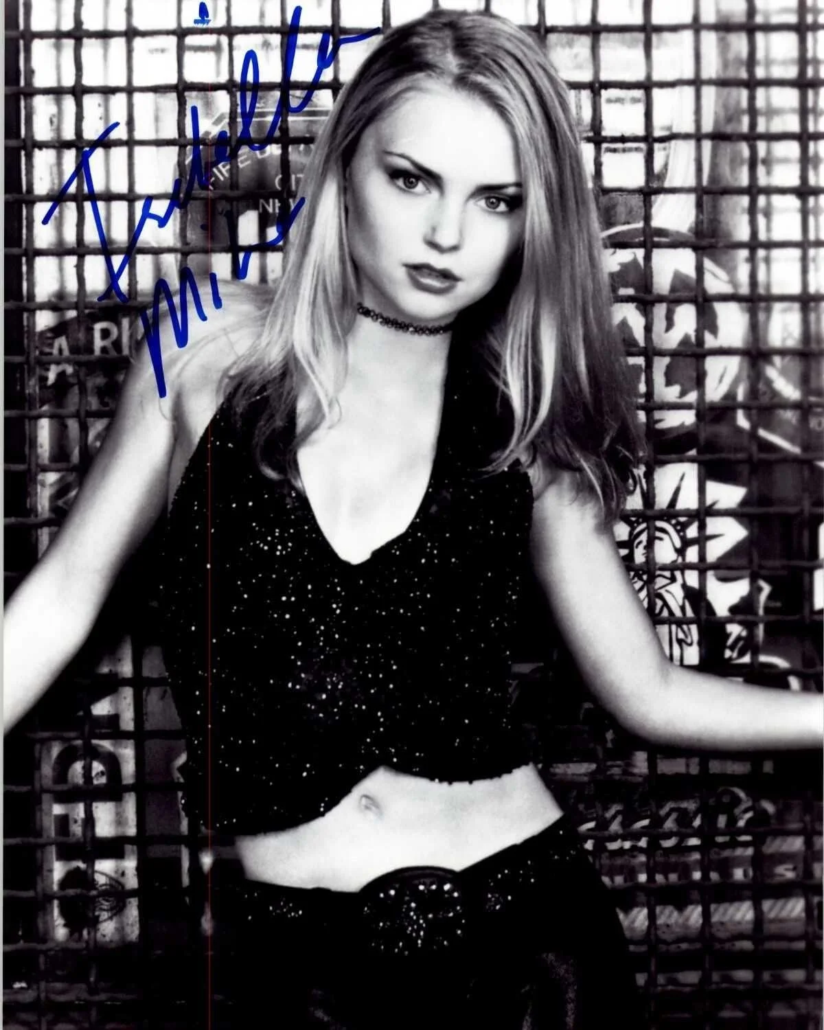 Isabella Miko — Isabella Miko Signed Autographed Glossy 8x10 Photo