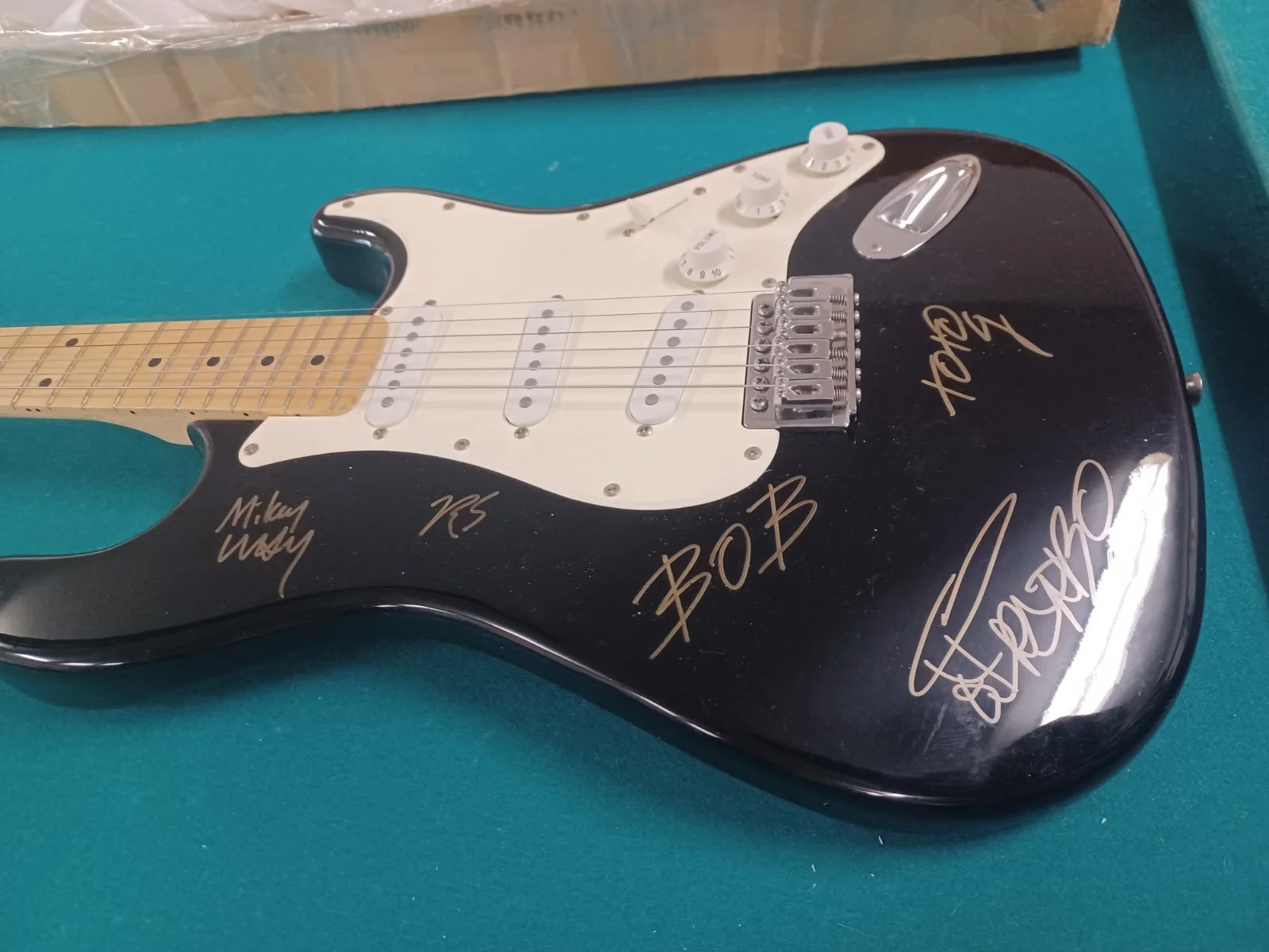 My Chemical Romance Signed Electric Guitar, image 2