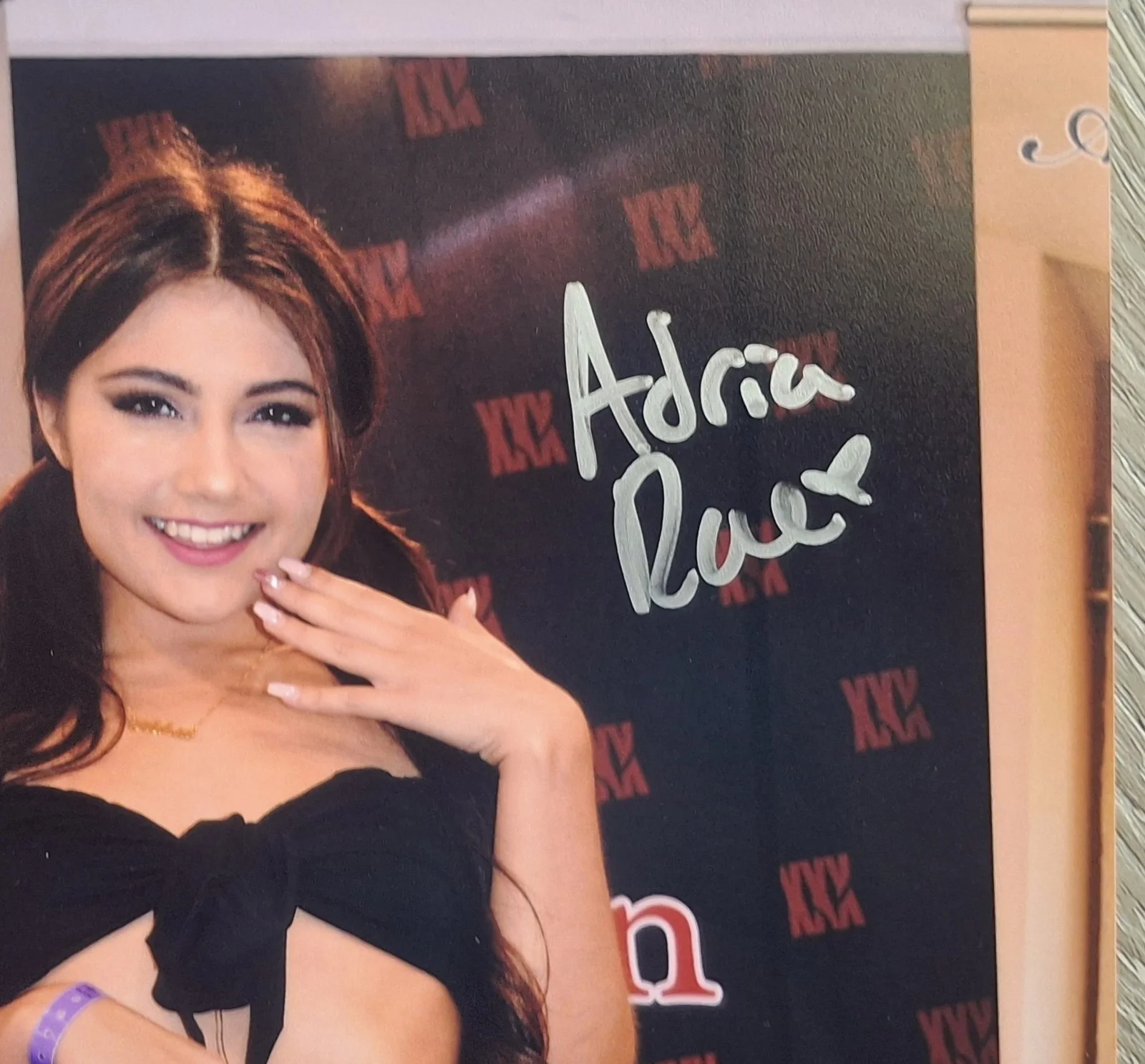 Adria RAE Signed 8x12" Original PHOTO #6 - Sitting Pretty, изображение 2
