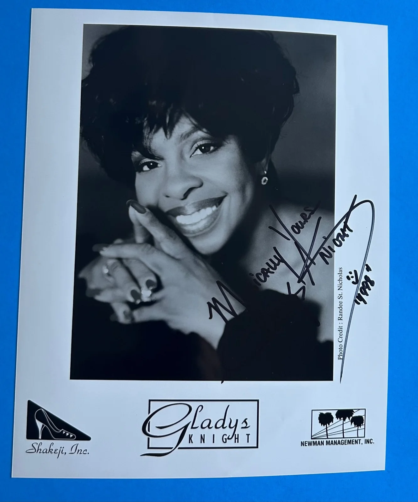 Gladys Knight — Gladys Knight (Empress of Soul) Boldly Hand Autographed Signed Photograph 1998