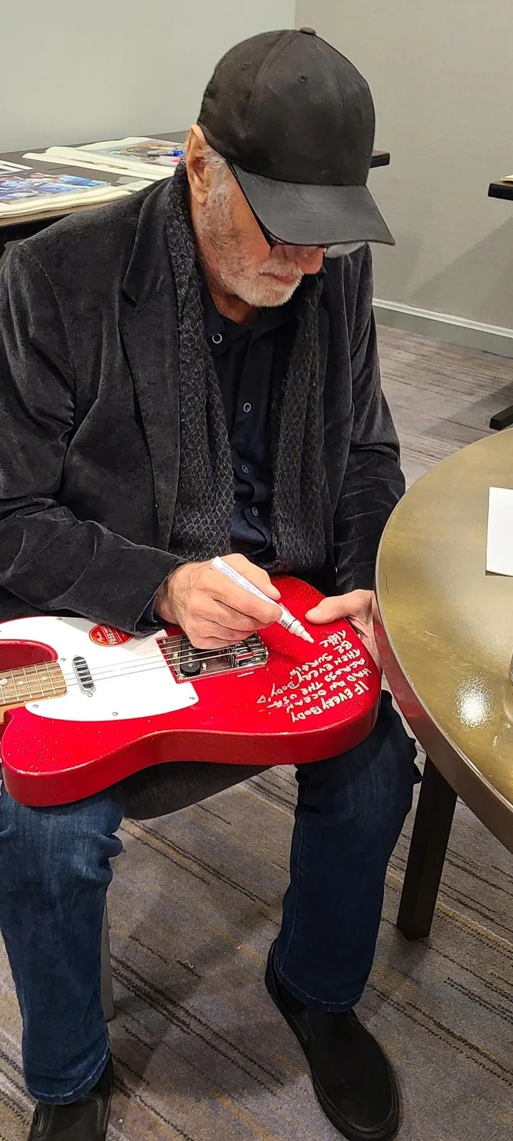 The Beach Boys Autographed Fender Guitar w Surfin USA Lyrics Exact Proof BAS Wit, изображение 2