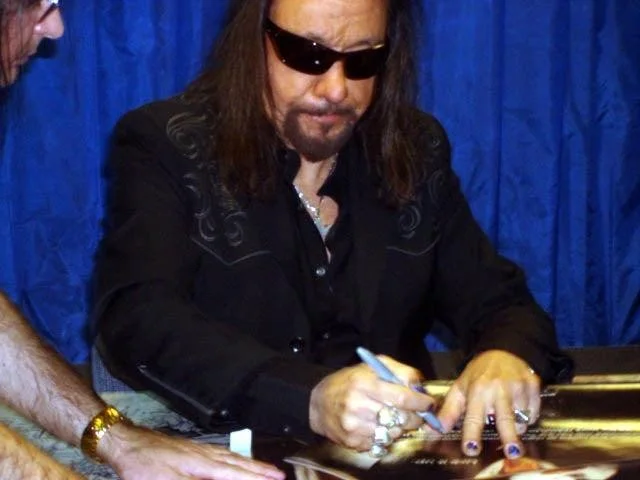 KISS Ace Frehley Signed 12-String Signature Edition Guitar w Sketch ACOA, изображение 5