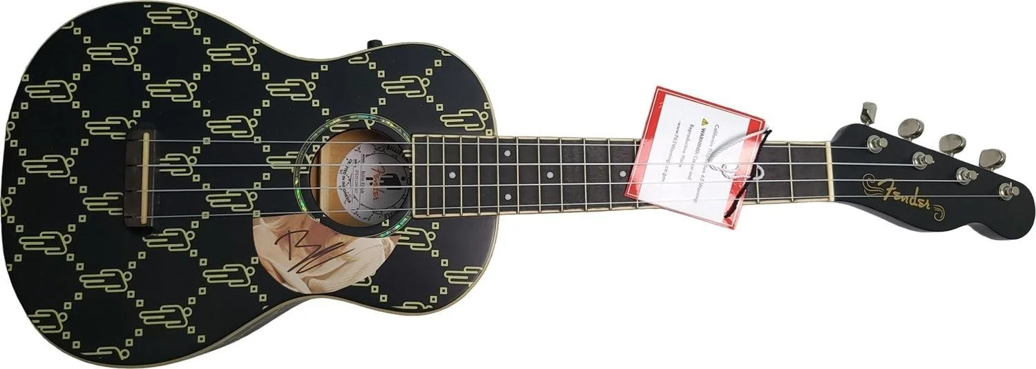 Billie Eilish Signed Fender Signature Ukulele Black Guitar, изображение 3