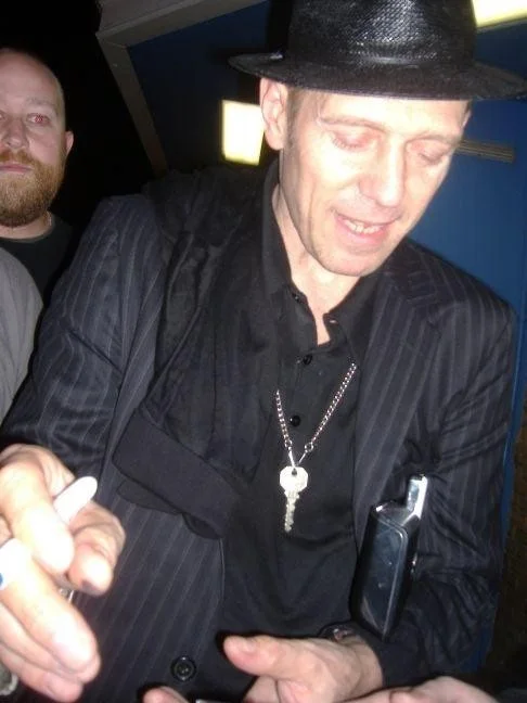 The Good, The Bad and The Queen Signed Autographed Guitar ACOA, изображение 5