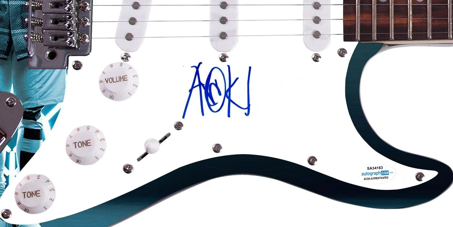 Steve Aoki Signed Autographed Graphics Photo Guitar ACOA, image 4