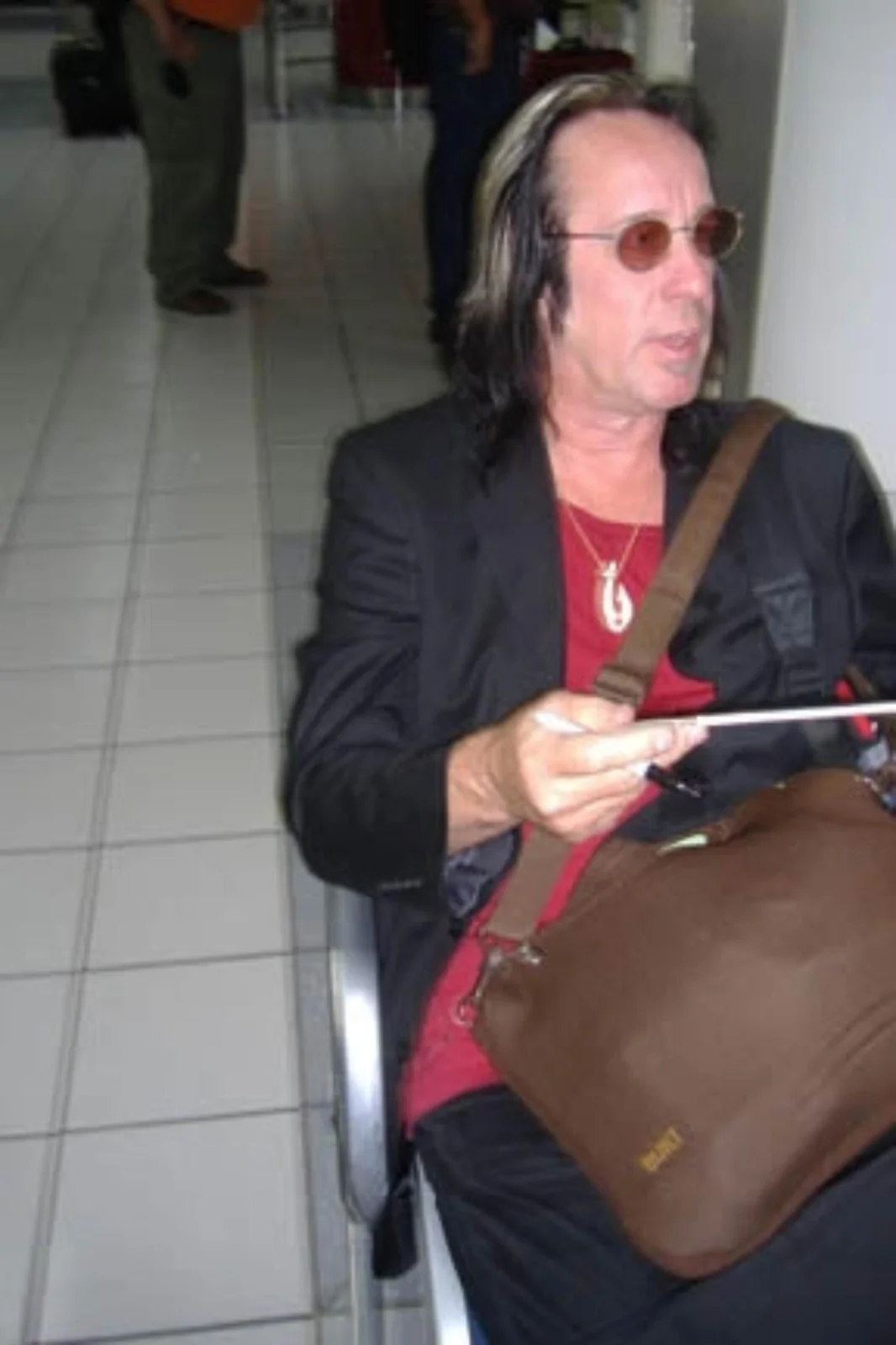 Robert Johnson Tribute Concert Signed Guitar Todd Rundgren Keb Mo Macy Gray, изображение 3