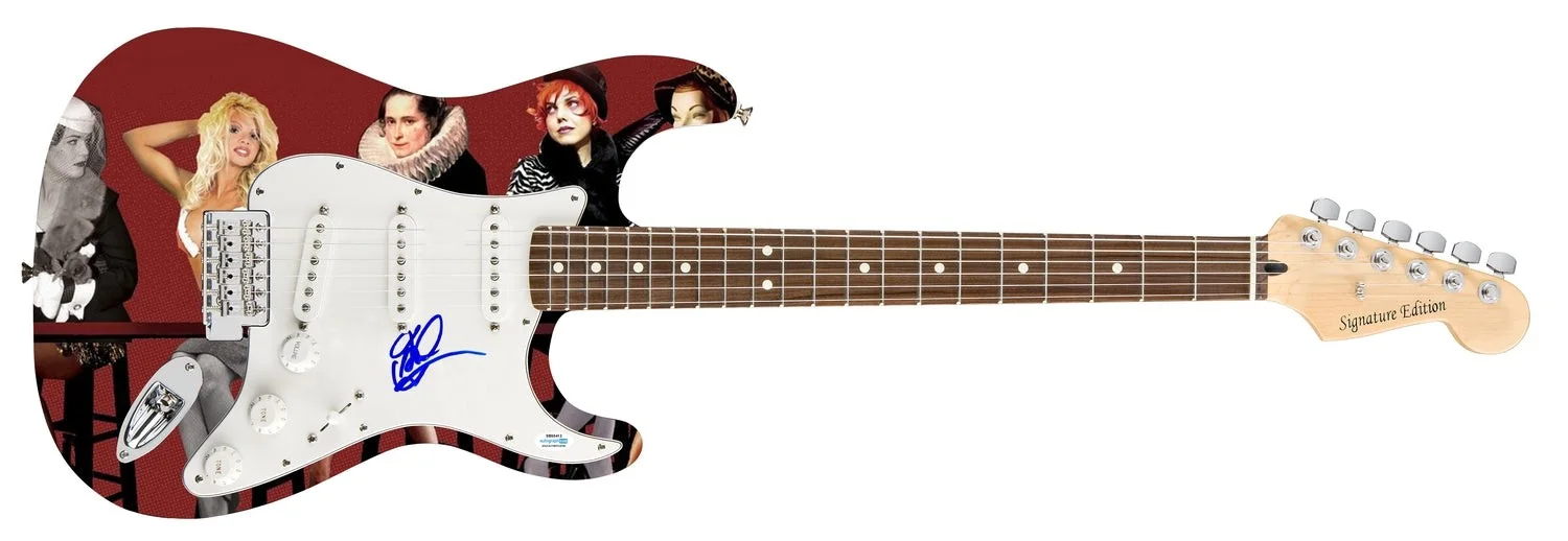 Panic! At The Disco Brendon Urie Autographed 1/1 Custom Graphics Photo Guitar AC, изображение 2