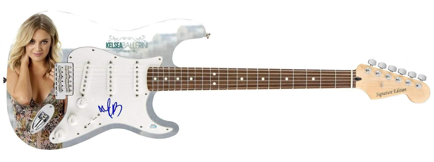 Kelsea Bellerini Signed 1/1 Custom Graphics Photo Guitar ACOA, изображение 3