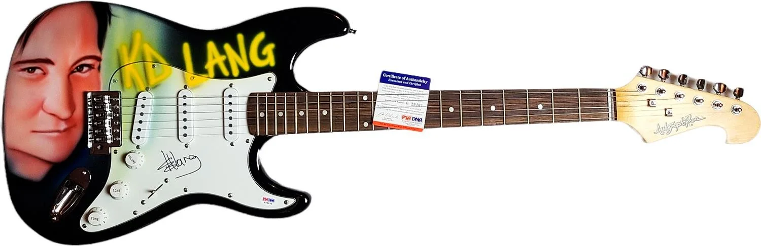 K.D. Lang Signed Autographed Hand Airbrushed Painting Guitar PSA, изображение 2