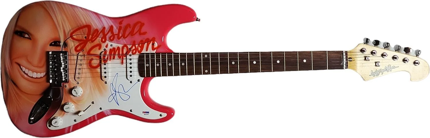 Jessica Simpson Signed Airbrushed Painting Guitar UACC AFTAL RACC TS PSA, изображение 2
