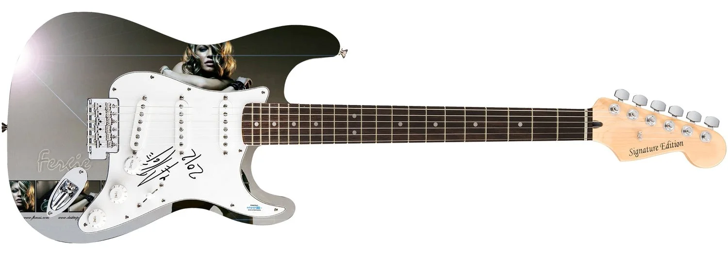 Black Eyed Peas Fergie Signed Autographed 1/1 Graphics Photo Guitar ACOA JSA, image 2