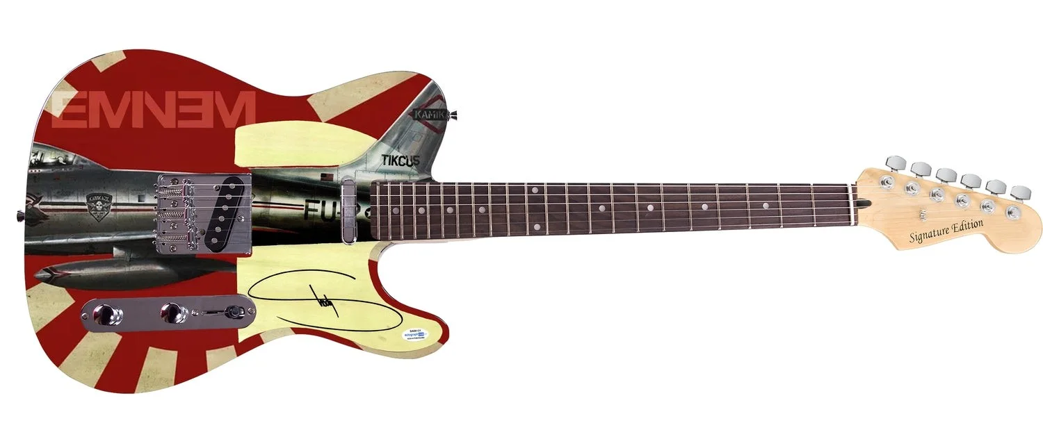 Eminem Signed Autographed Kamikaze Album Cd Graphics Guitar ACOA, изображение 2