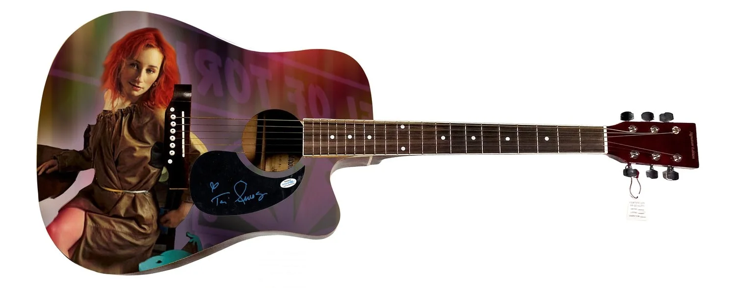 Tori Amos Signed 1/1 Custom Graphics Photo Guitar ACOA, image 2