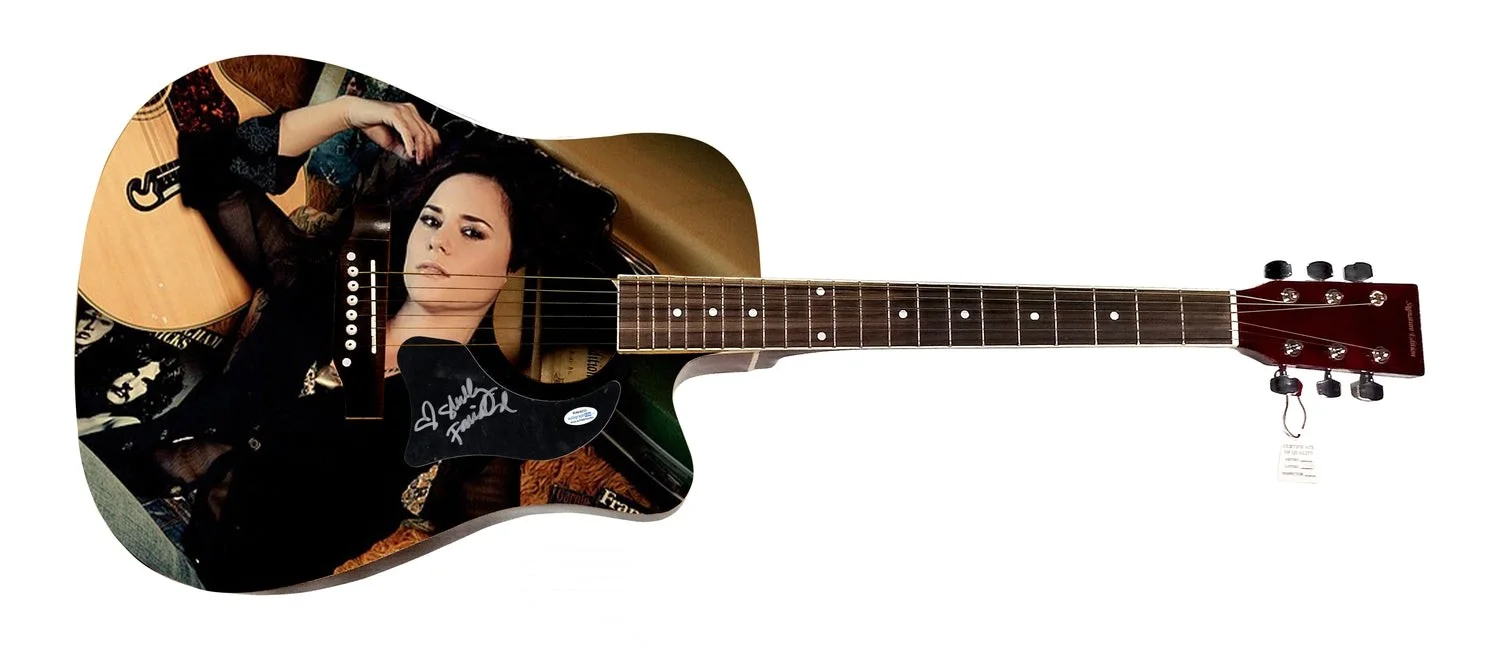 Shelly Fairchild Signed 1:1 Signature Edition Graphics Photo Guitar ACOA, изображение 2
