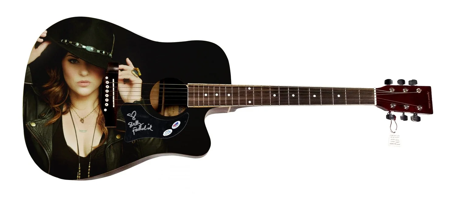 Shelly Fairchild Signed 1:1 Signature Edition Graphics Photo Guitar, изображение 2