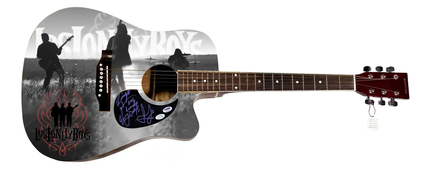 Los Lonely Boys Signed 1:1 Signature Edition Graphics Photo Guitar ACOA PSA, image 2