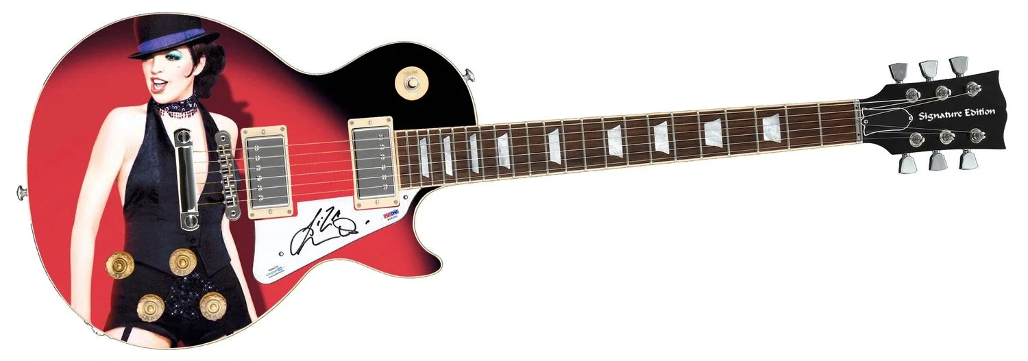 Liza Minnelli Signed Autographed 1/1 Custom Graphics Photo Guitar ACOA, изображение 2