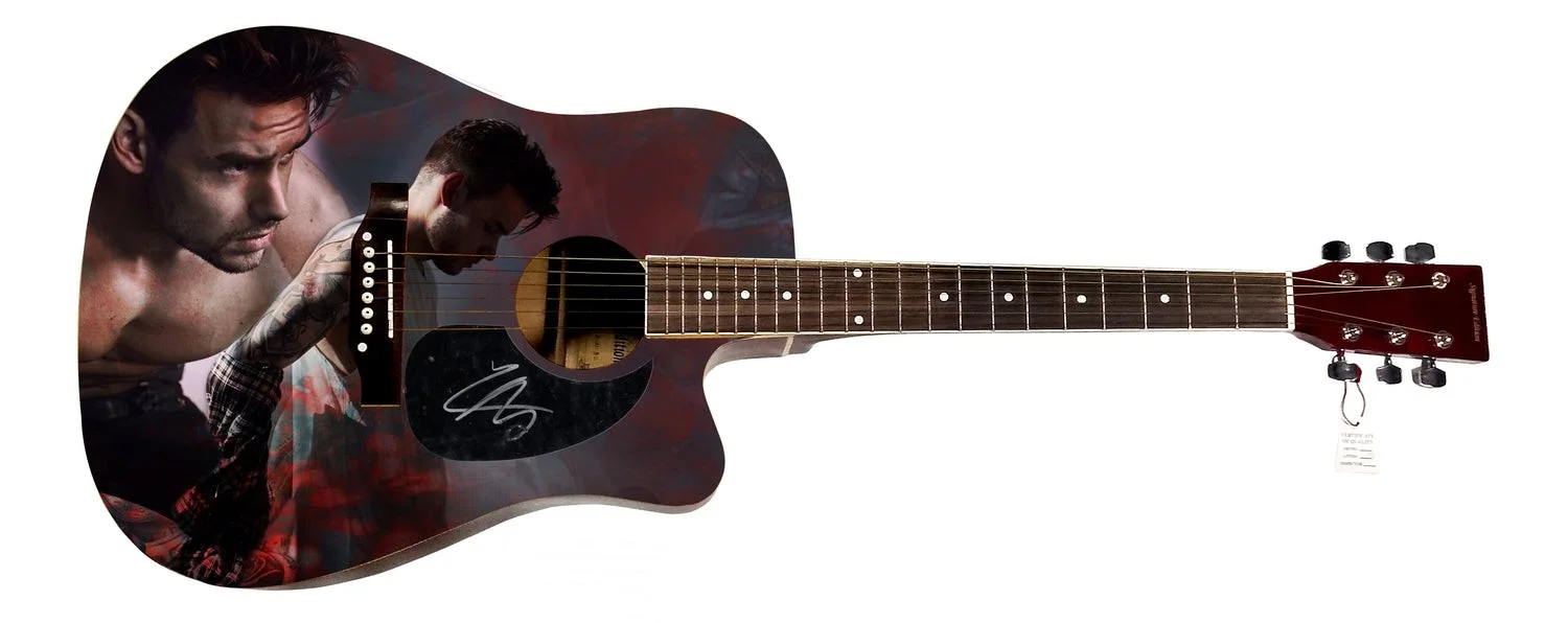 Liam Payne One Direction Signed 1:1 Signature Edition Graphics Photo Guitar, image 2