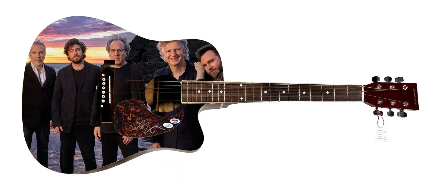 Liam Finn Crowded House Autographed 1:1 Signature Edition Graphics Photo Guitar, изображение 2
