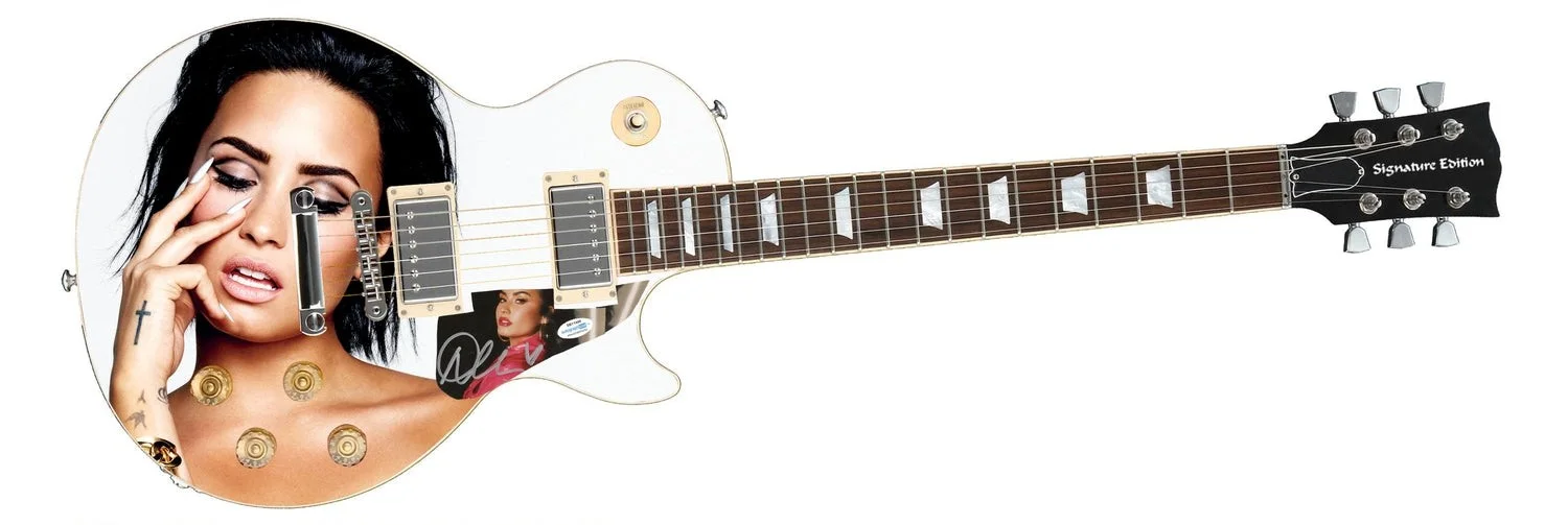 Demi Lovato Signed Autographed Custom Photo Graphics Guitar ACOA, изображение 2