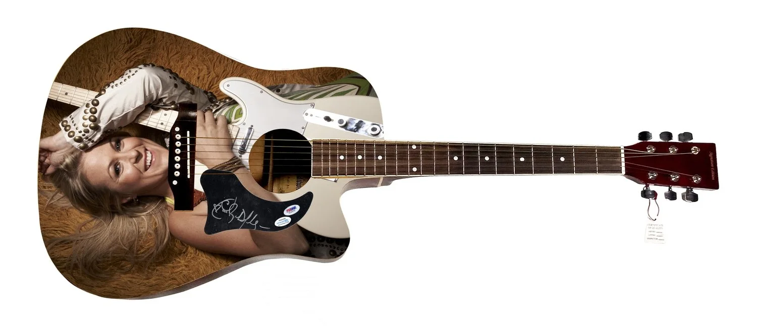 Carolyn Dawn Johnson Signed 1:1 Signature Edition Graphics Photo Guitar, изображение 2