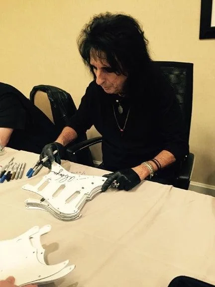 Alice Cooper Signed Autographed 11x14 Photo Live Spider Costume ACOA, image 4