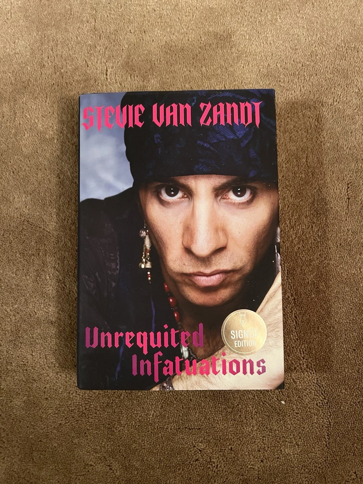 Stevie Van Zandt Autographed Book Unrequited Infatuations, изображение 2