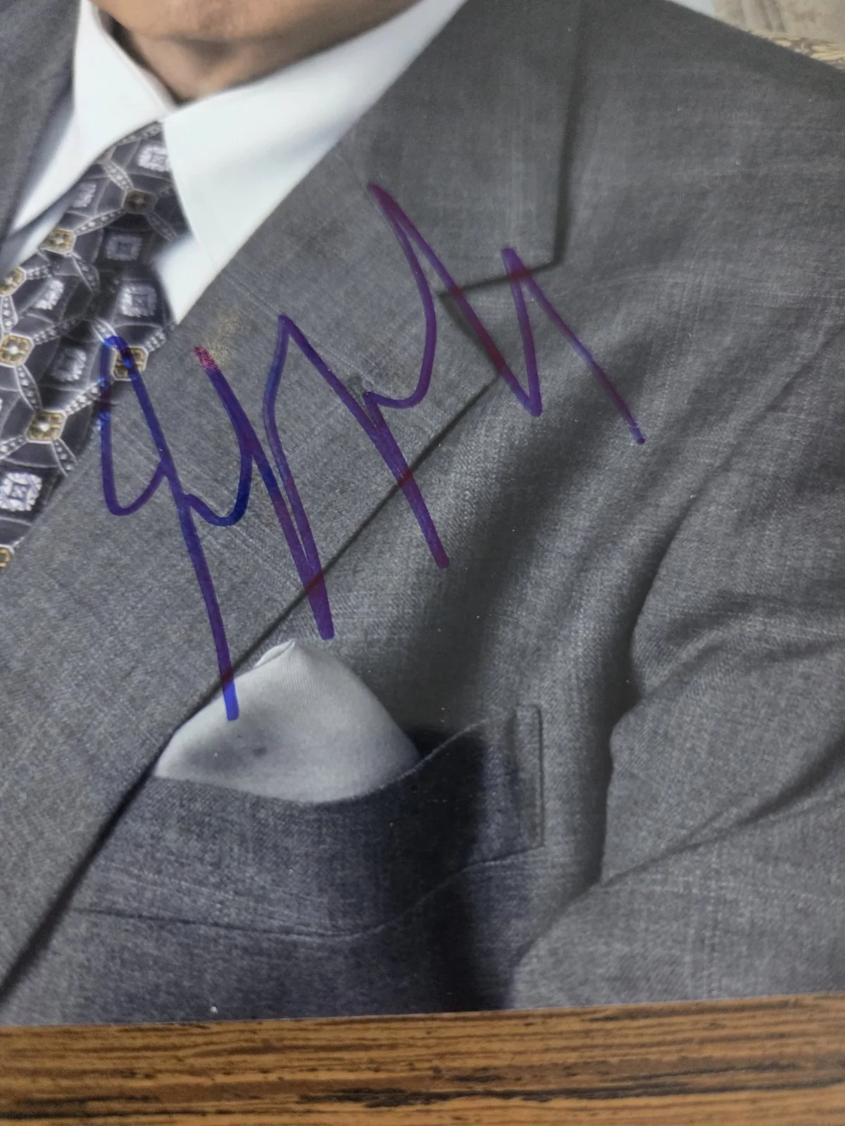 So Tamamura & Jeffrey Tambor Signed 8x10 Photos Movie Actor Autograph Lot (2), изображение 4