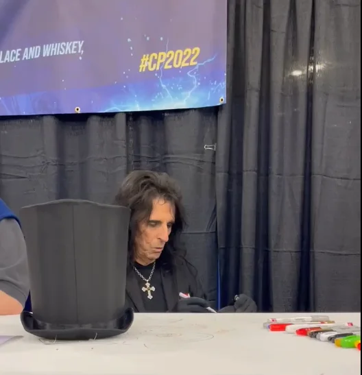 Alice Cooper Autographed Tophat Full Sketch & Display Stand Exact Video Proof, image 3