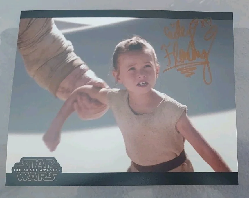 Cailey Fleming — Cailey Fleming Signed Star Wars The Force Awakens Young Rey 8x10 Photo