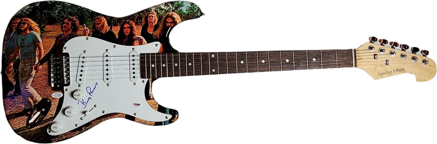 Lynyrd Skynyrd Artimus Pyle Billy Powell Autographed Graphics Photo Guitar, изображение 2