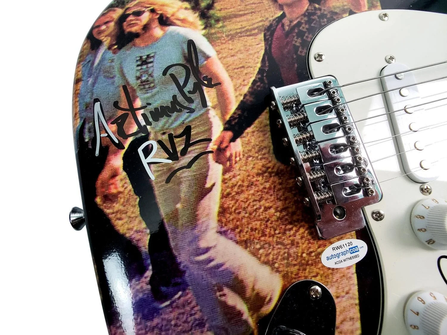 Lynyrd Skynyrd Artimus Pyle Signed Autographed Graphics Photo Guitar, изображение 3