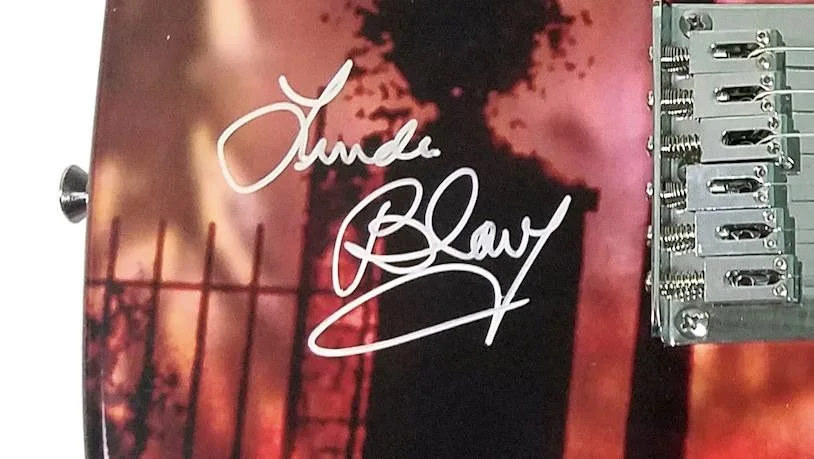 The Exorcist Linda Blair Signed Autographed Custom Photo Guitar ACOA Witness ITP, изображение 2