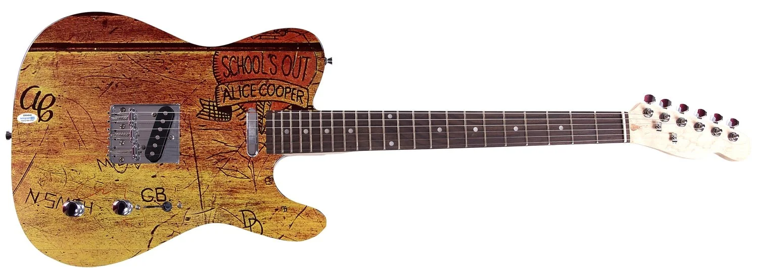 Alice Cooper Signed Schools Out Album CD Photo Graphics Guitar ACOA, изображение 2